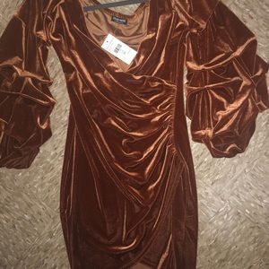 Fashion nova dress size Medium , never worn